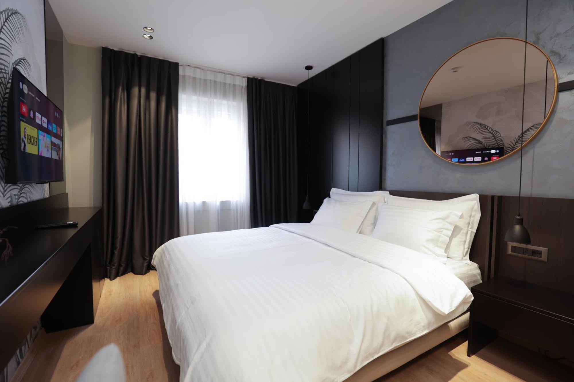 Gremmy Boutique Hotel Tirana Esterno foto