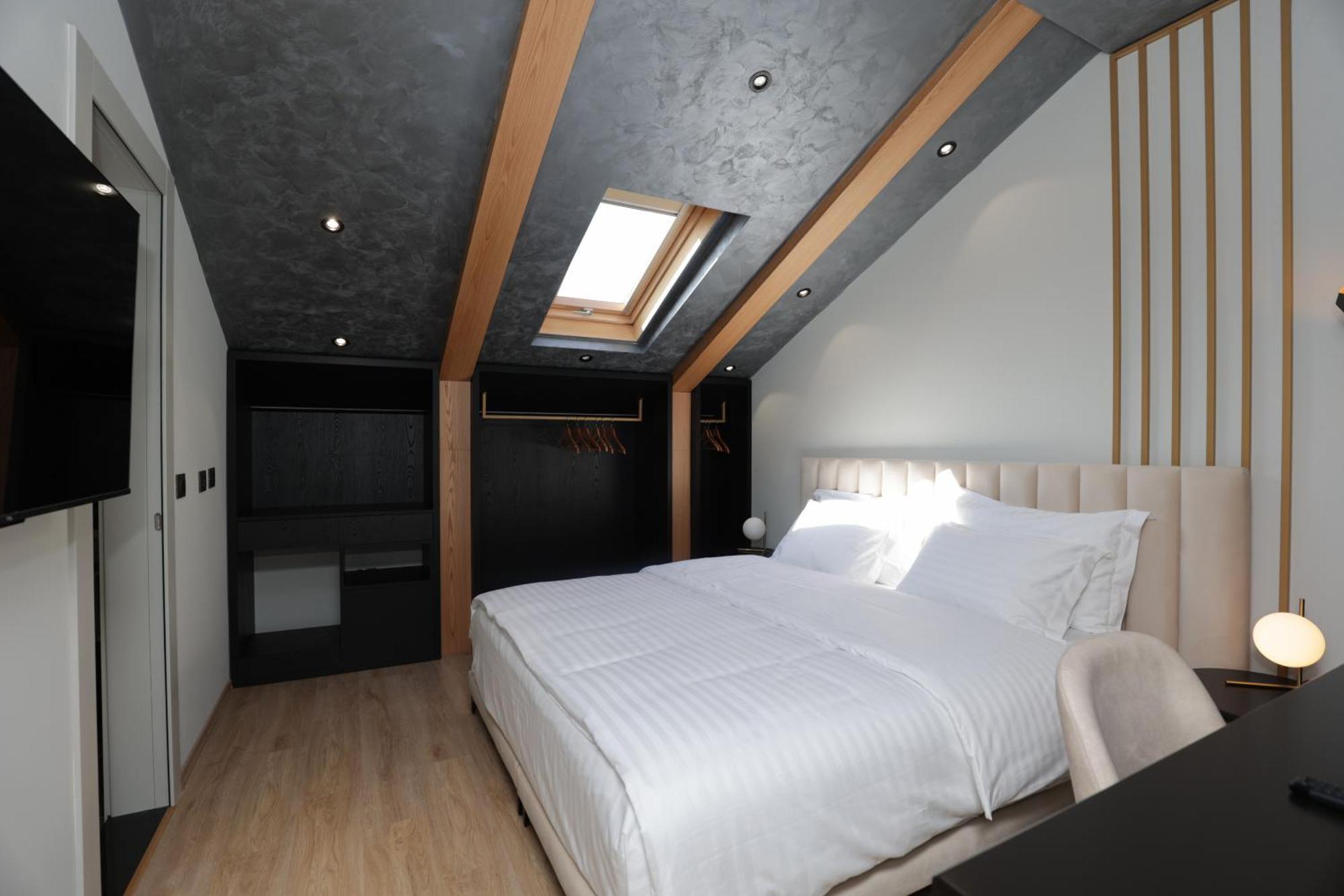 Gremmy Boutique Hotel Tirana Esterno foto