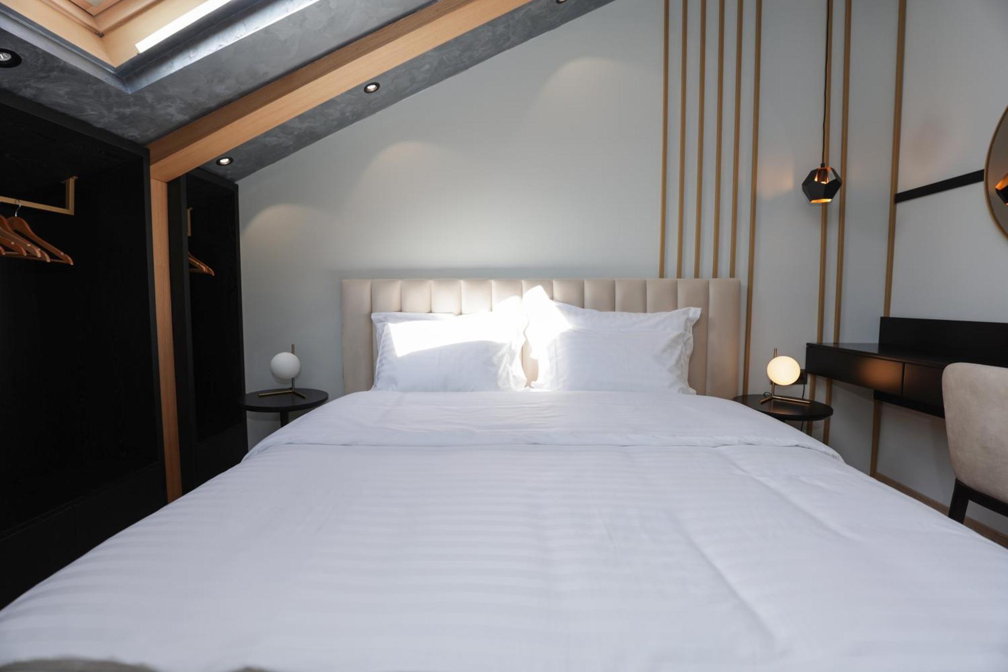 Gremmy Boutique Hotel Tirana Esterno foto
