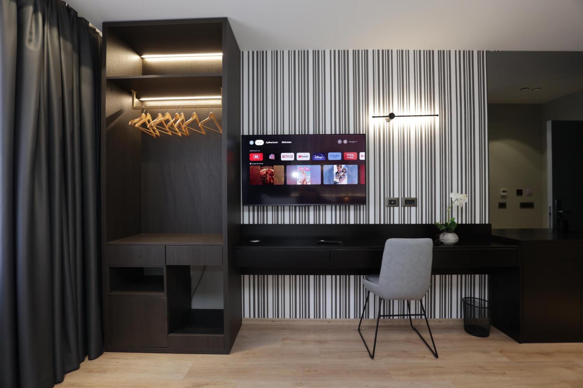 Gremmy Boutique Hotel Tirana Esterno foto