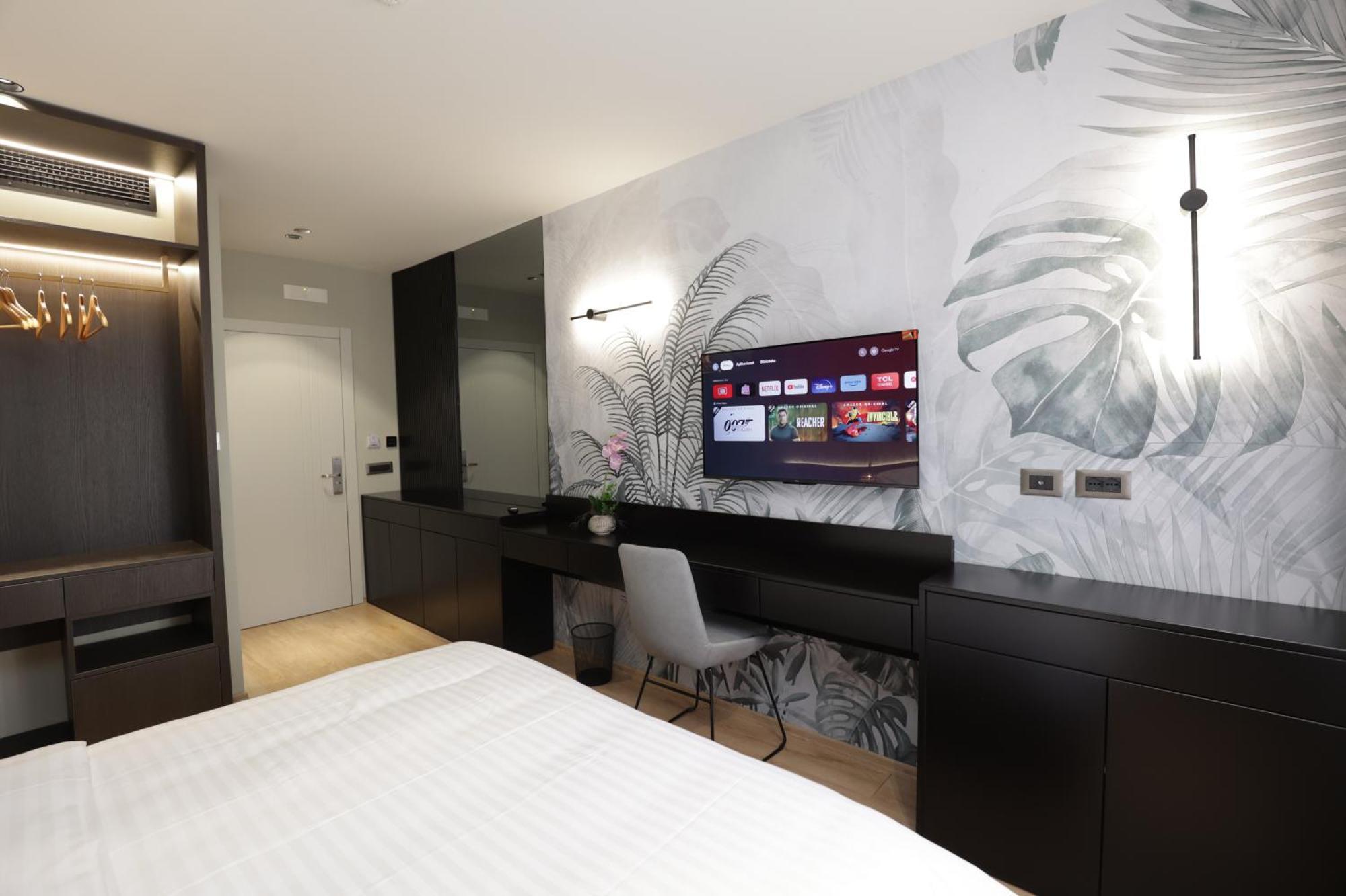 Gremmy Boutique Hotel Tirana Esterno foto