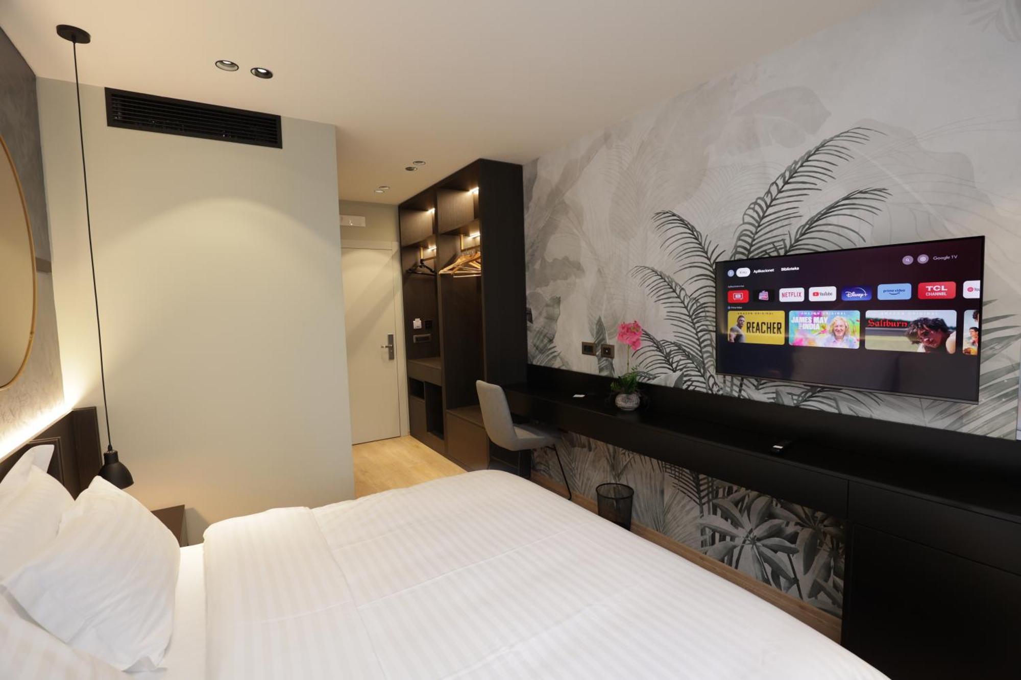 Gremmy Boutique Hotel Tirana Esterno foto