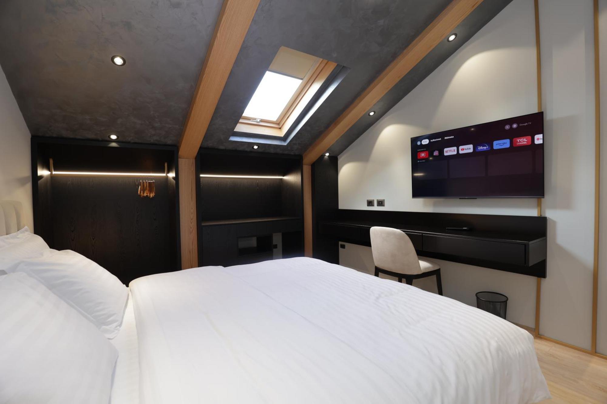 Gremmy Boutique Hotel Tirana Esterno foto