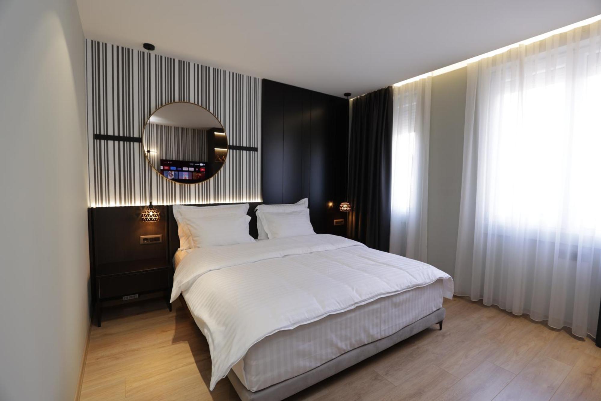 Gremmy Boutique Hotel Tirana Esterno foto