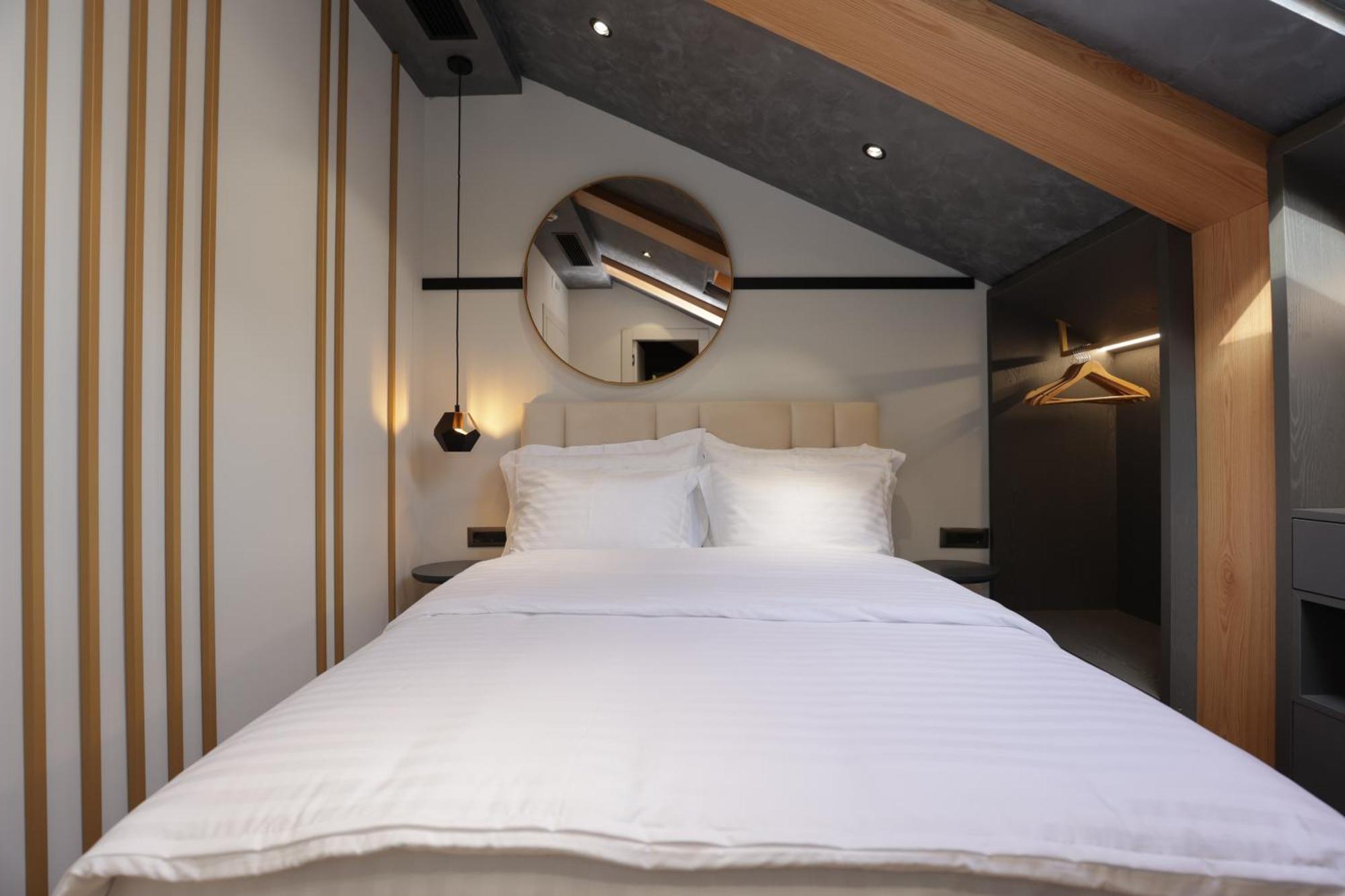 Gremmy Boutique Hotel Tirana Esterno foto
