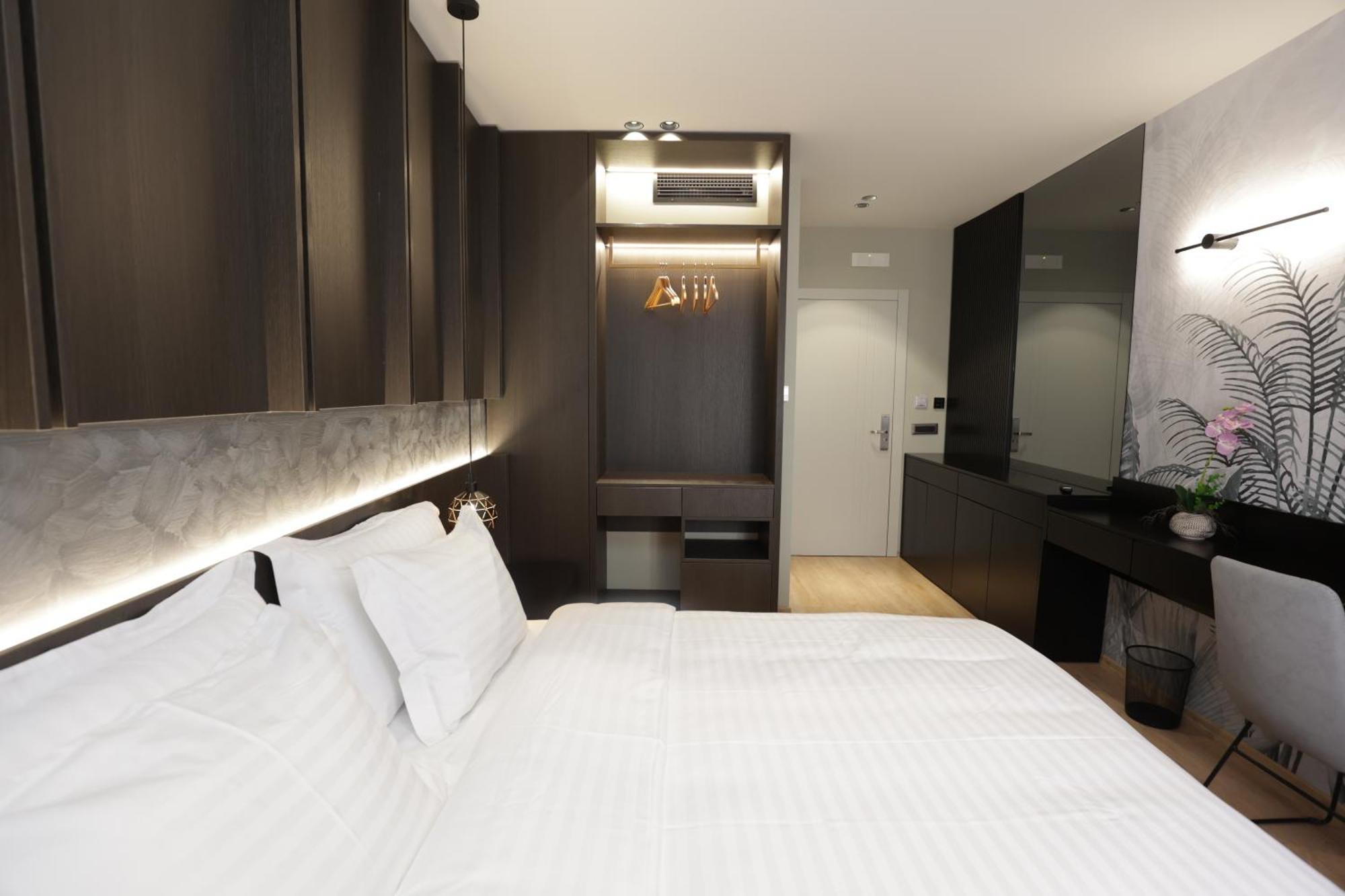 Gremmy Boutique Hotel Tirana Esterno foto