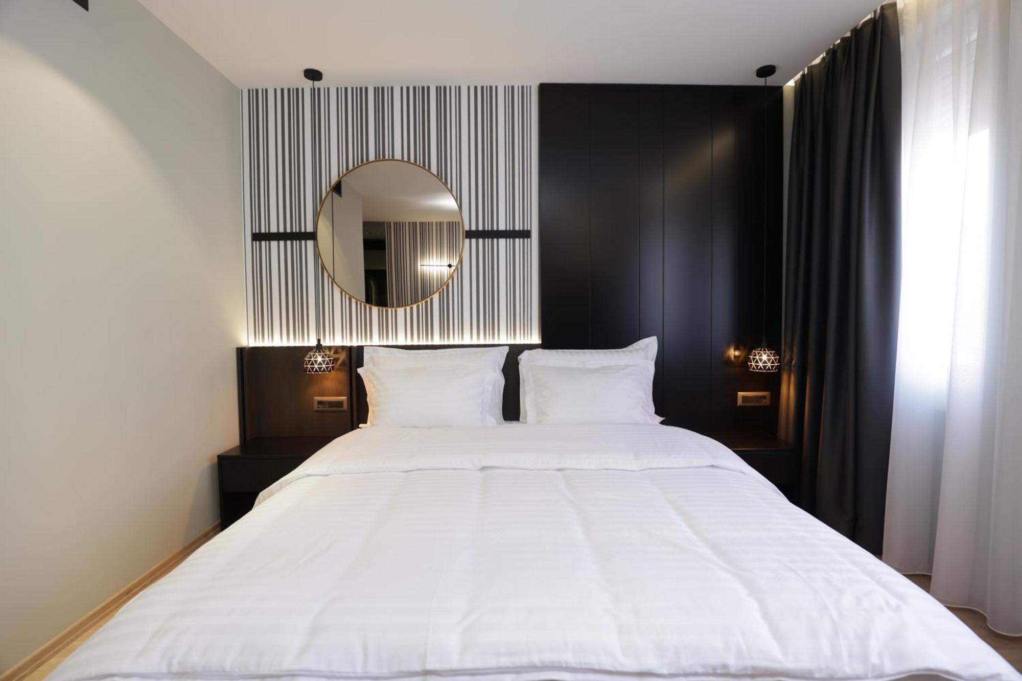 Gremmy Boutique Hotel Tirana Esterno foto